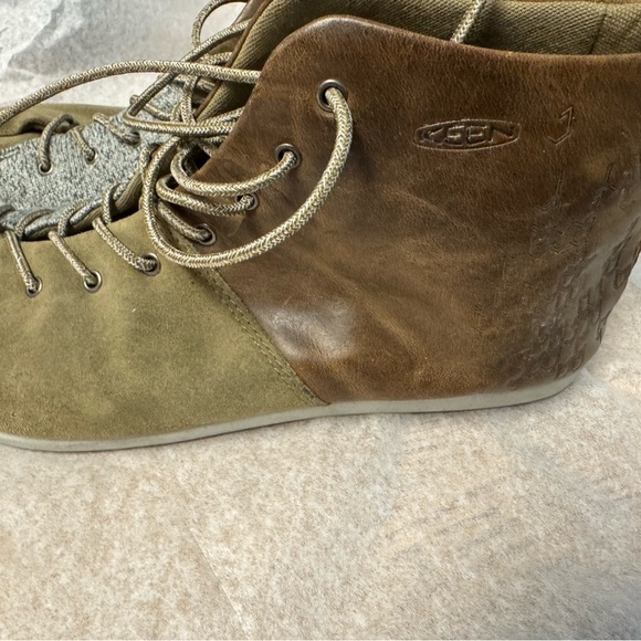 Keen Lace Up Boots in Brown, Olive Green and Gray with Modern Two-Tone Design. - Picture 3 of 10